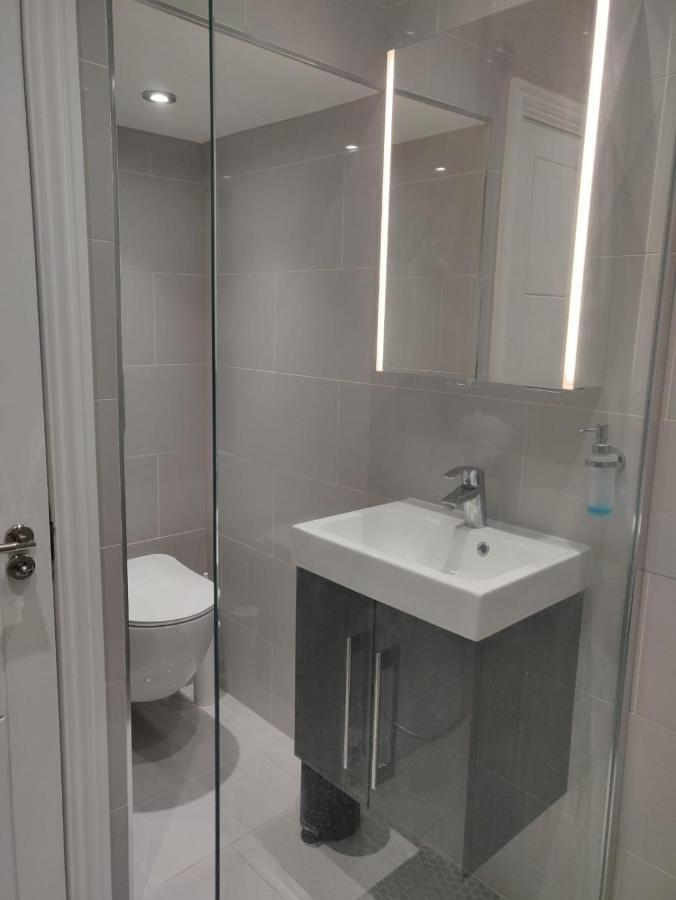 Stunning Double Room In Harrow Wembley - Khoob House London Kültér fotó